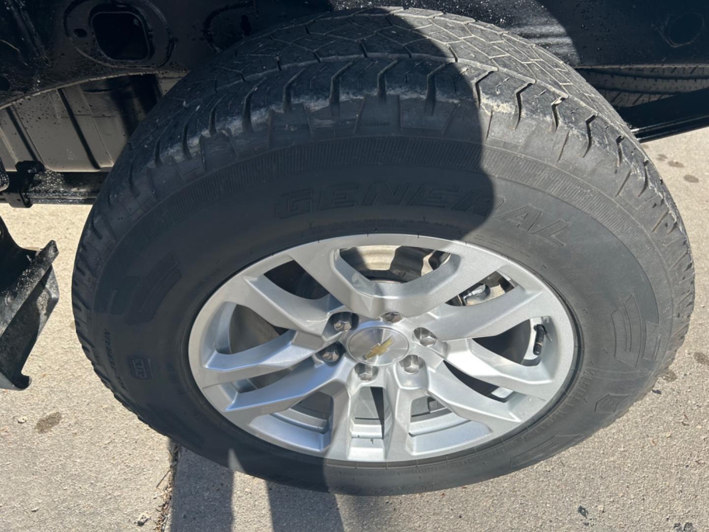 2019 Blue /BLACK Chevrolet Silverado 1500 LT Crew Cab 4WD (1GCUYDED1KZ) with an 5.3L V8 OHV 16V engine, 6A transmission, located at 3030 CY Ave, Casper, WY, 82604, (307) 265-3830, 42.827816, -106.357483 - Photo#7